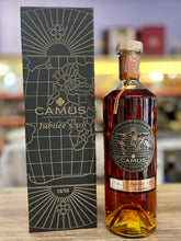 Load image into Gallery viewer, Camus Jubilee 5.50 Edition Cognac (with Glasses and Display Platform)