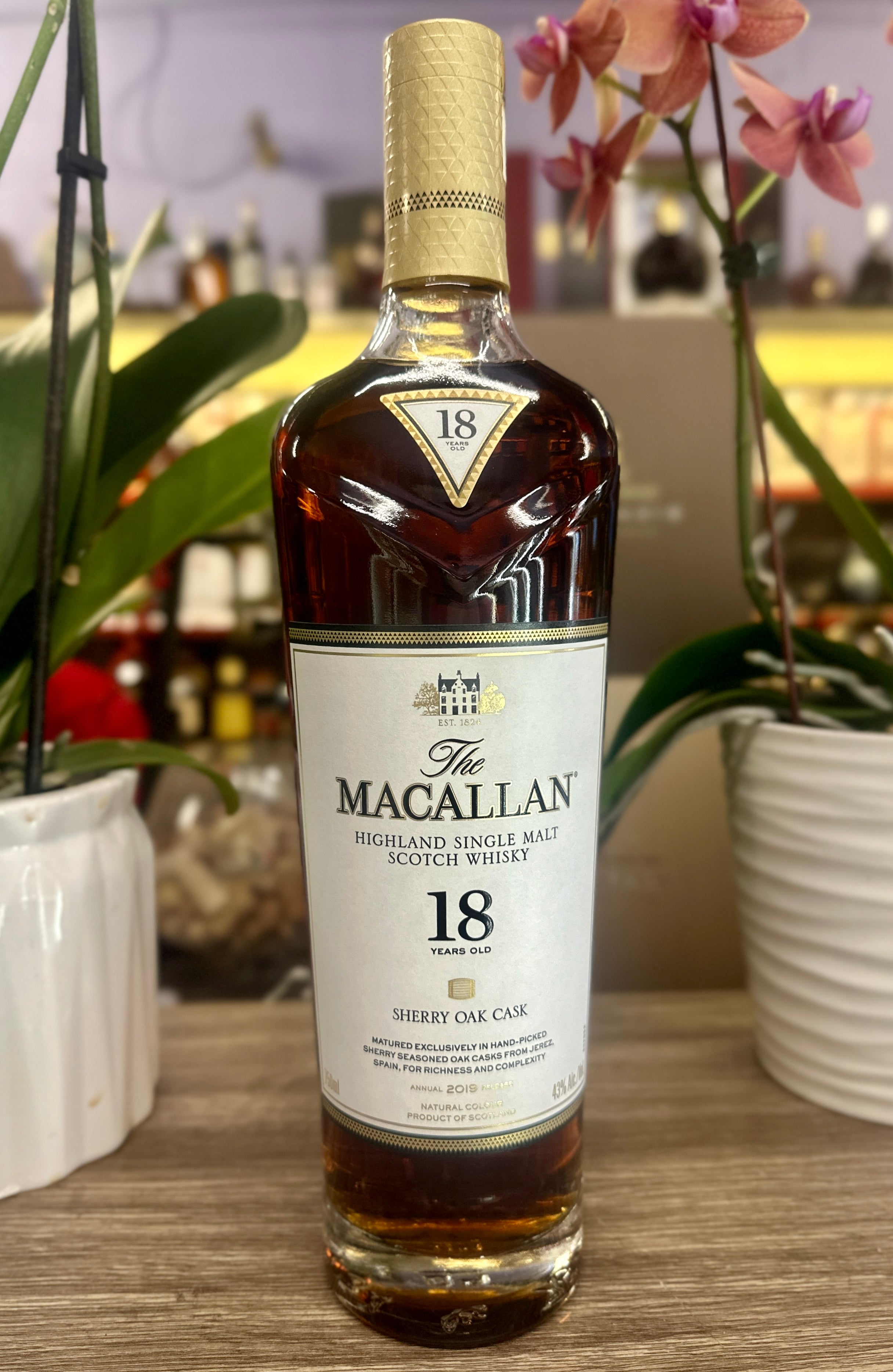 Macallan 18 Year Old Sherry Oak Single Malt Scotch, 2024 Macallan 18 Year Old Sherry Oak Single Malt Scotch, 2024