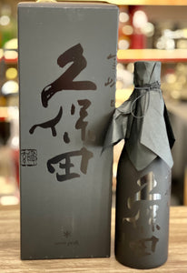 Kubota Seppou 'Black' Junmai Daiginjo Sake, 500 mL